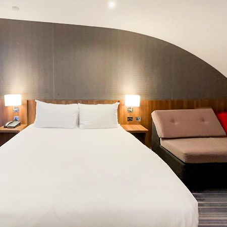 Belvilla Crewe City Centre Hotel Lifestyle Екстериор снимка