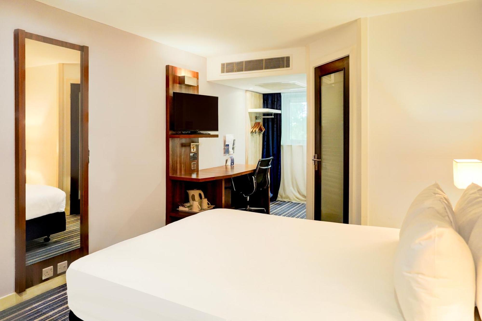 Belvilla Crewe City Centre Hotel Lifestyle Екстериор снимка