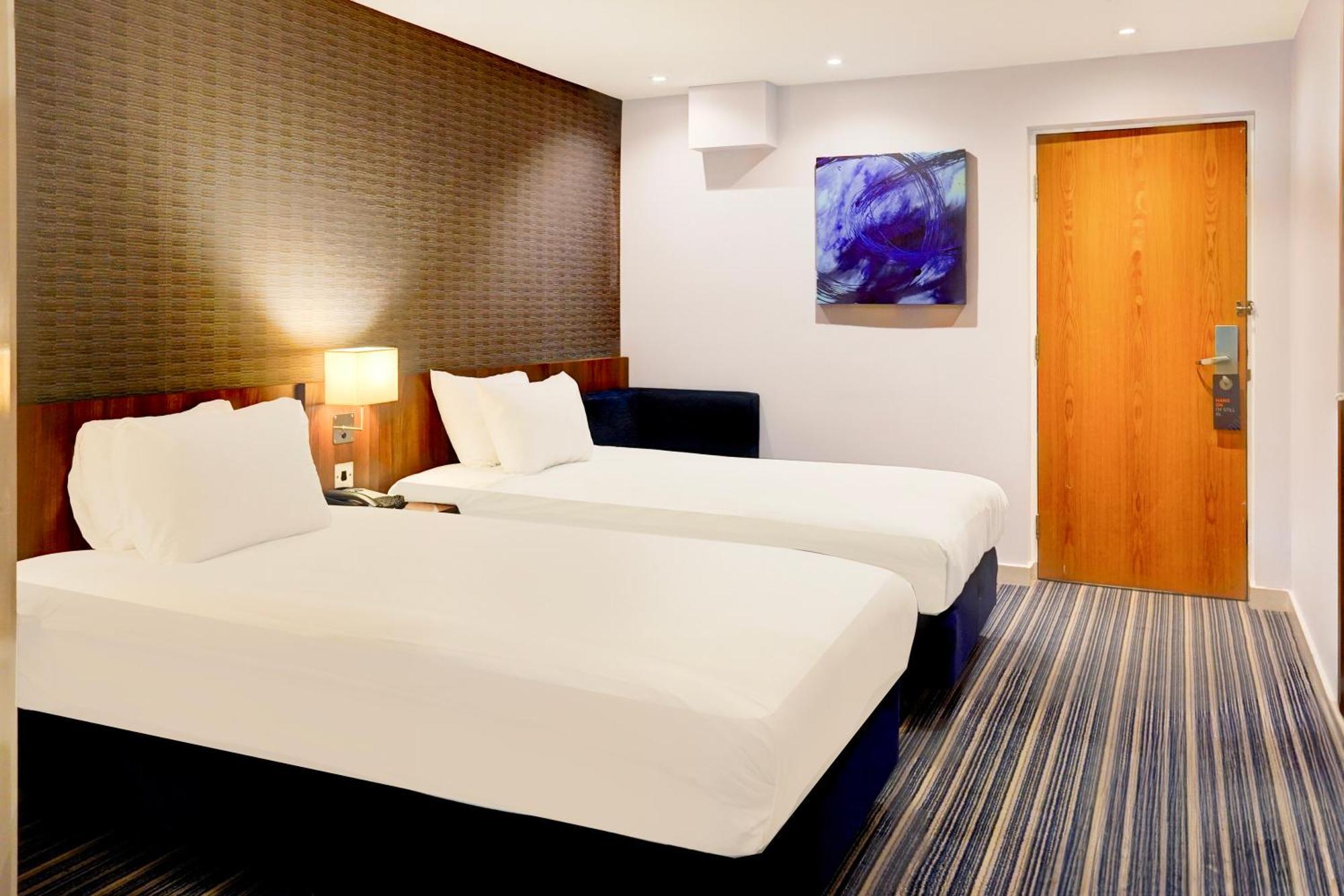 Belvilla Crewe City Centre Hotel Lifestyle Екстериор снимка