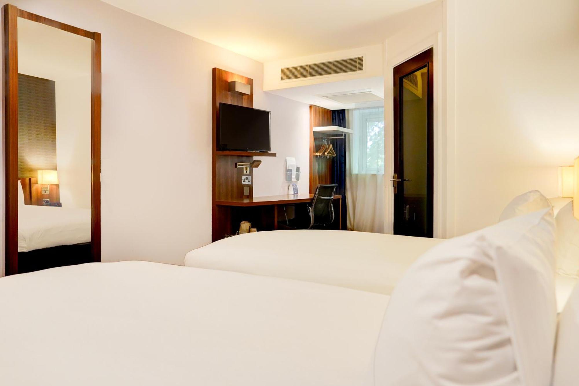 Belvilla Crewe City Centre Hotel Lifestyle Екстериор снимка