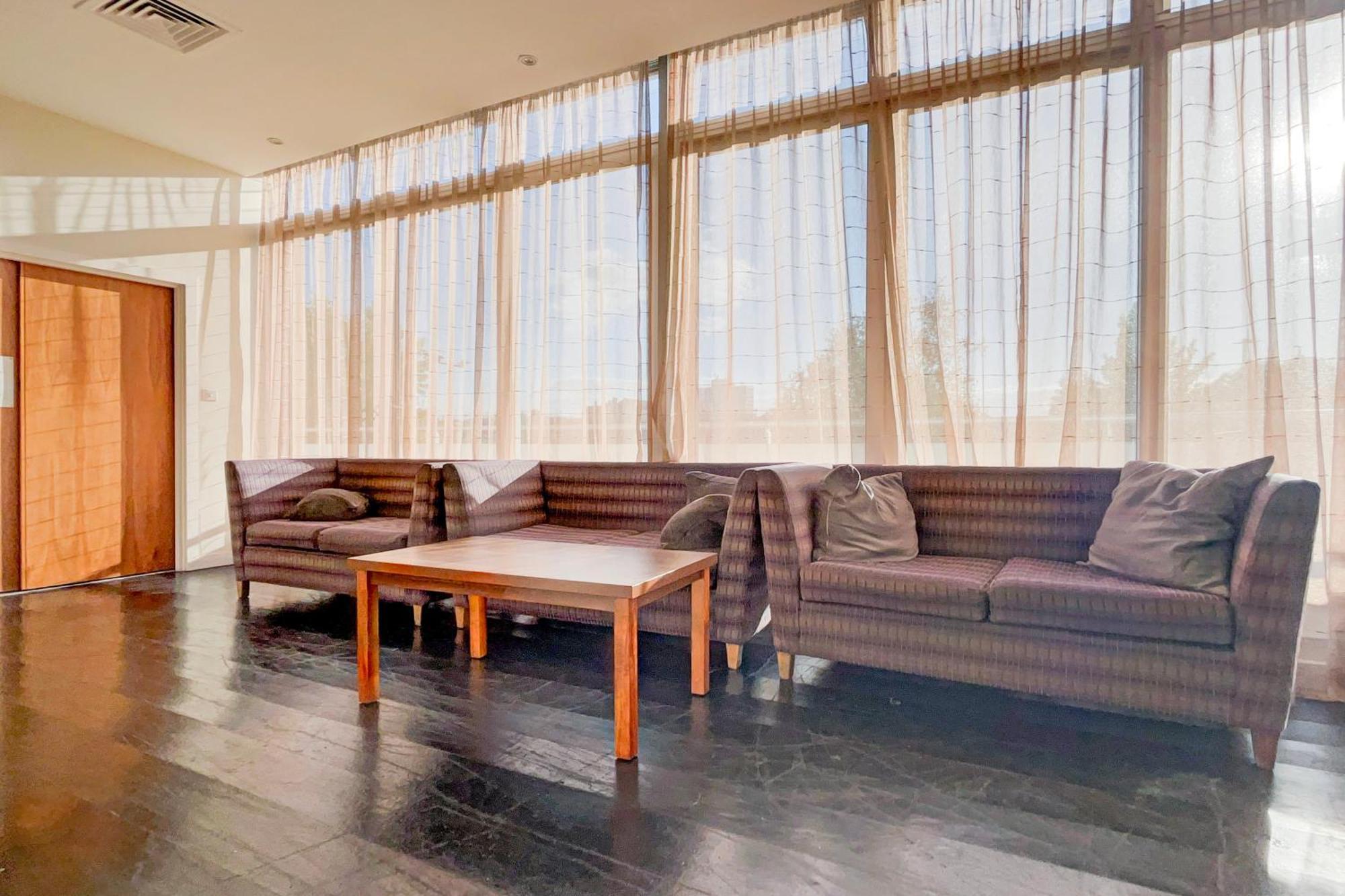 Belvilla Crewe City Centre Hotel Lifestyle Екстериор снимка