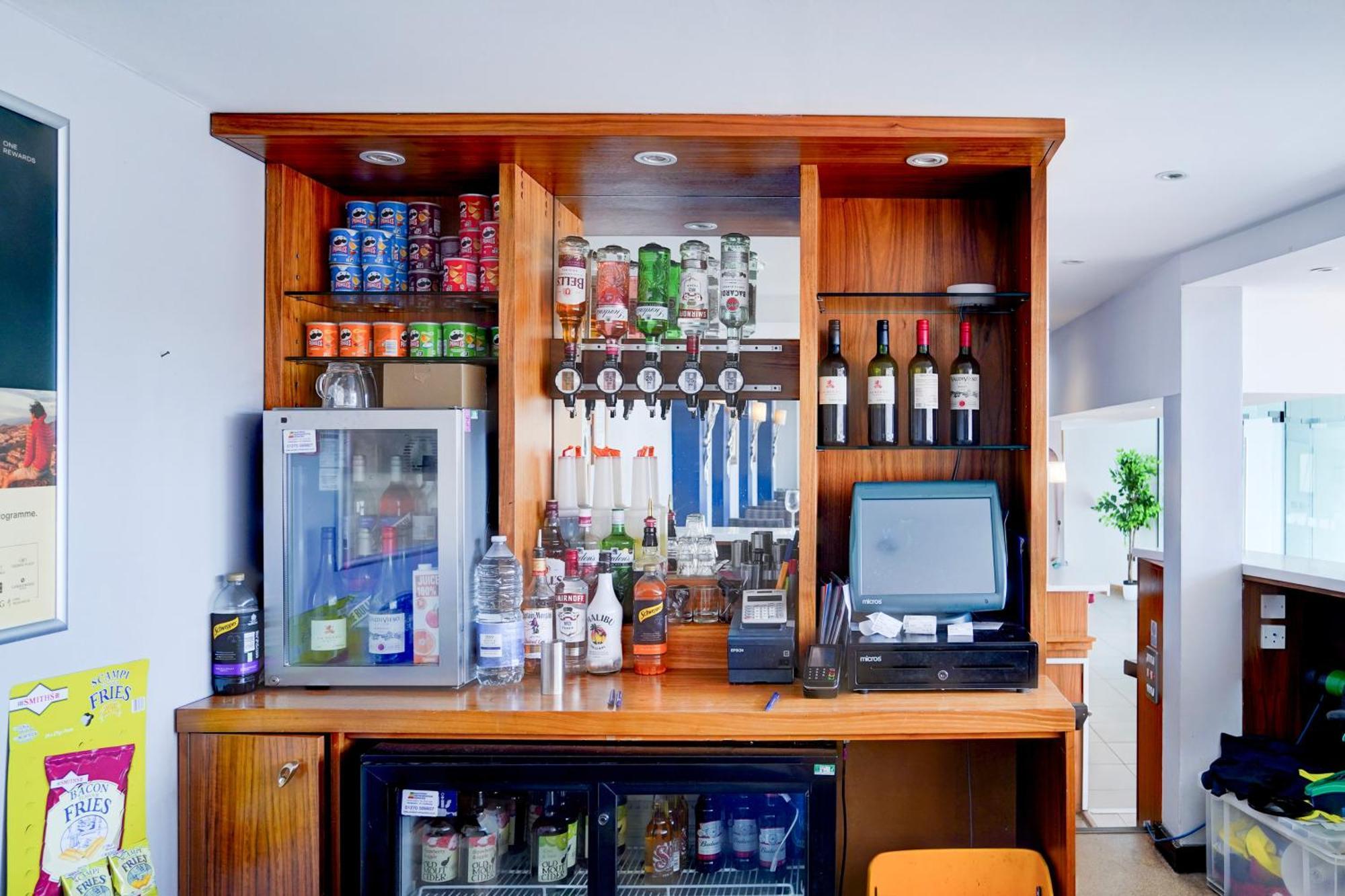Belvilla Crewe City Centre Hotel Lifestyle Екстериор снимка