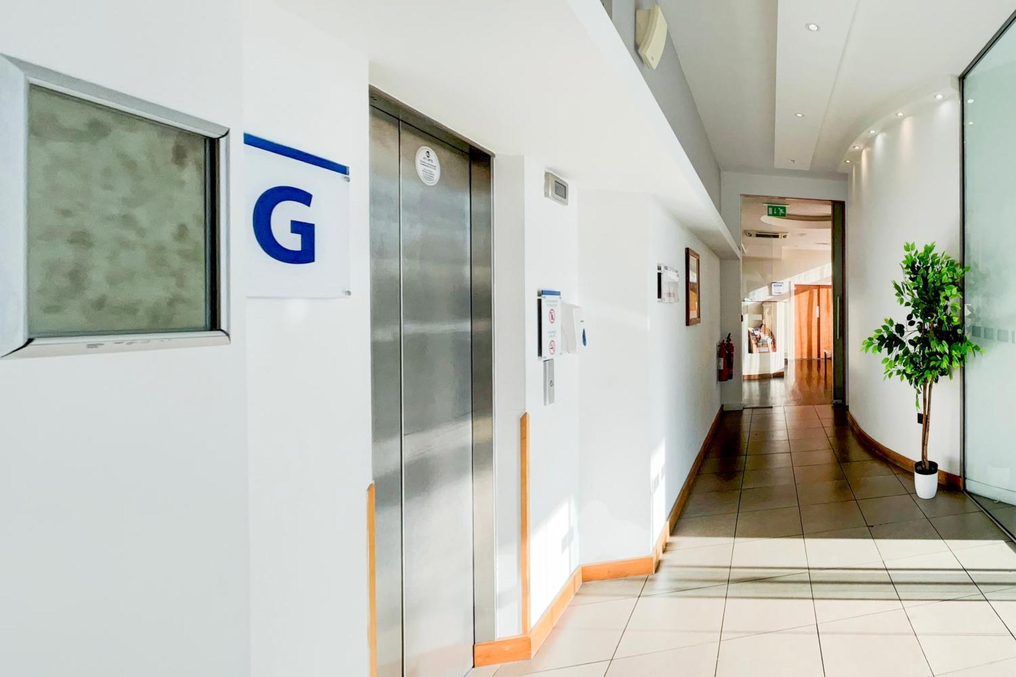 Belvilla Crewe City Centre Hotel Lifestyle Екстериор снимка