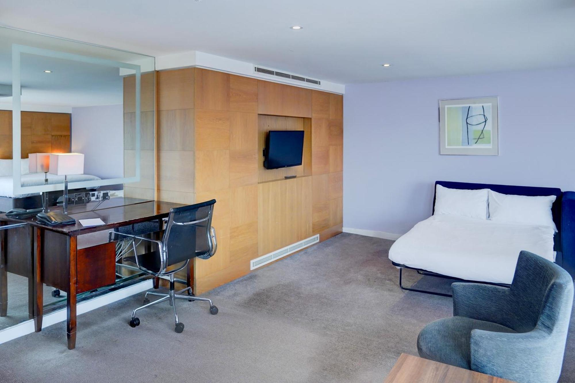 Belvilla Crewe City Centre Hotel Lifestyle Екстериор снимка