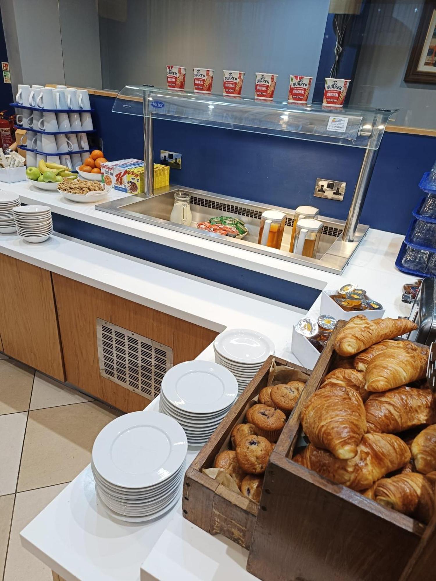 Belvilla Crewe City Centre Hotel Lifestyle Екстериор снимка